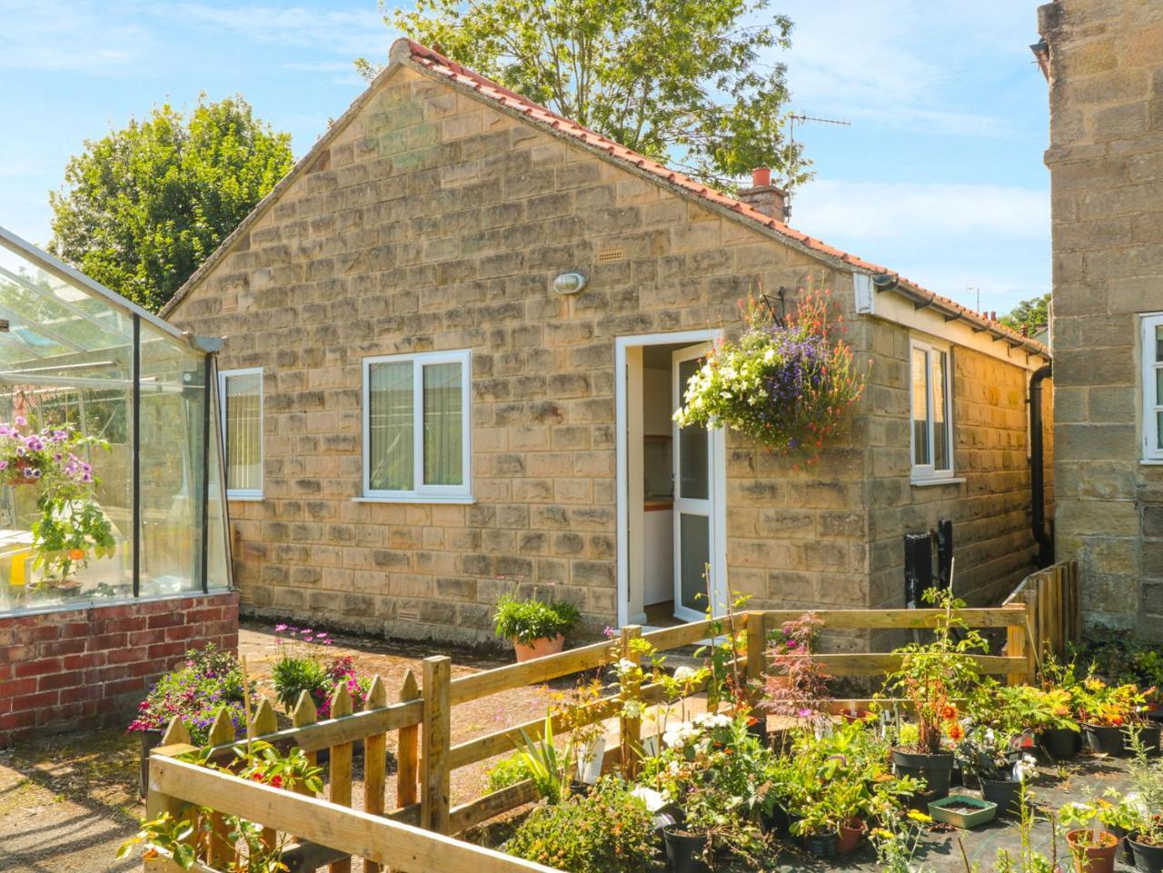 River Gardens Cottage Whitby Exterior photo